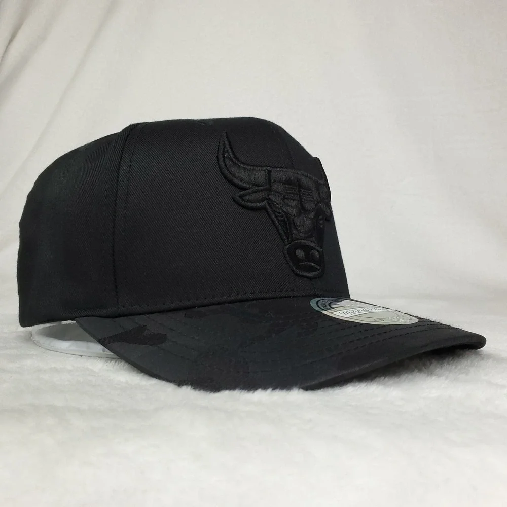 Chicago Bulls Mitchell & Ness NBA Flexfit 110 Snapback Hat Cap 3D Logo Black NWT